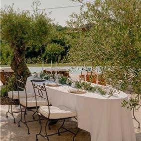  4 Bedroom Villa with Infinity Pool near Rovinj, Istria, Sleeps 8